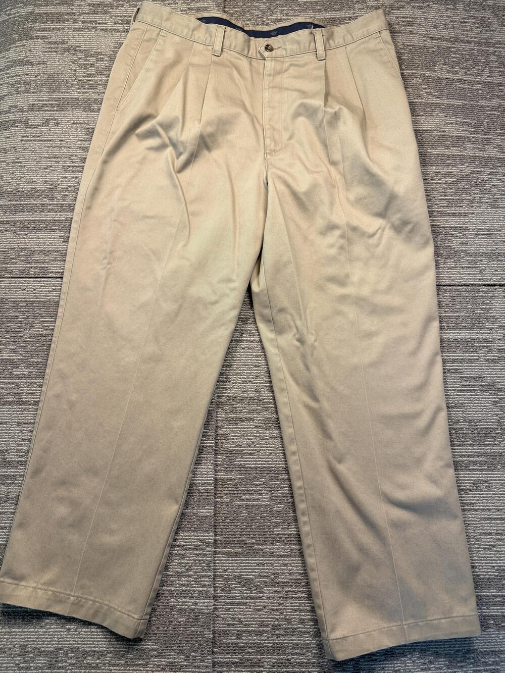 Dockers Pants Mens 38x31 Beige Pleated Classic Fit Chino Straight Leg Casual